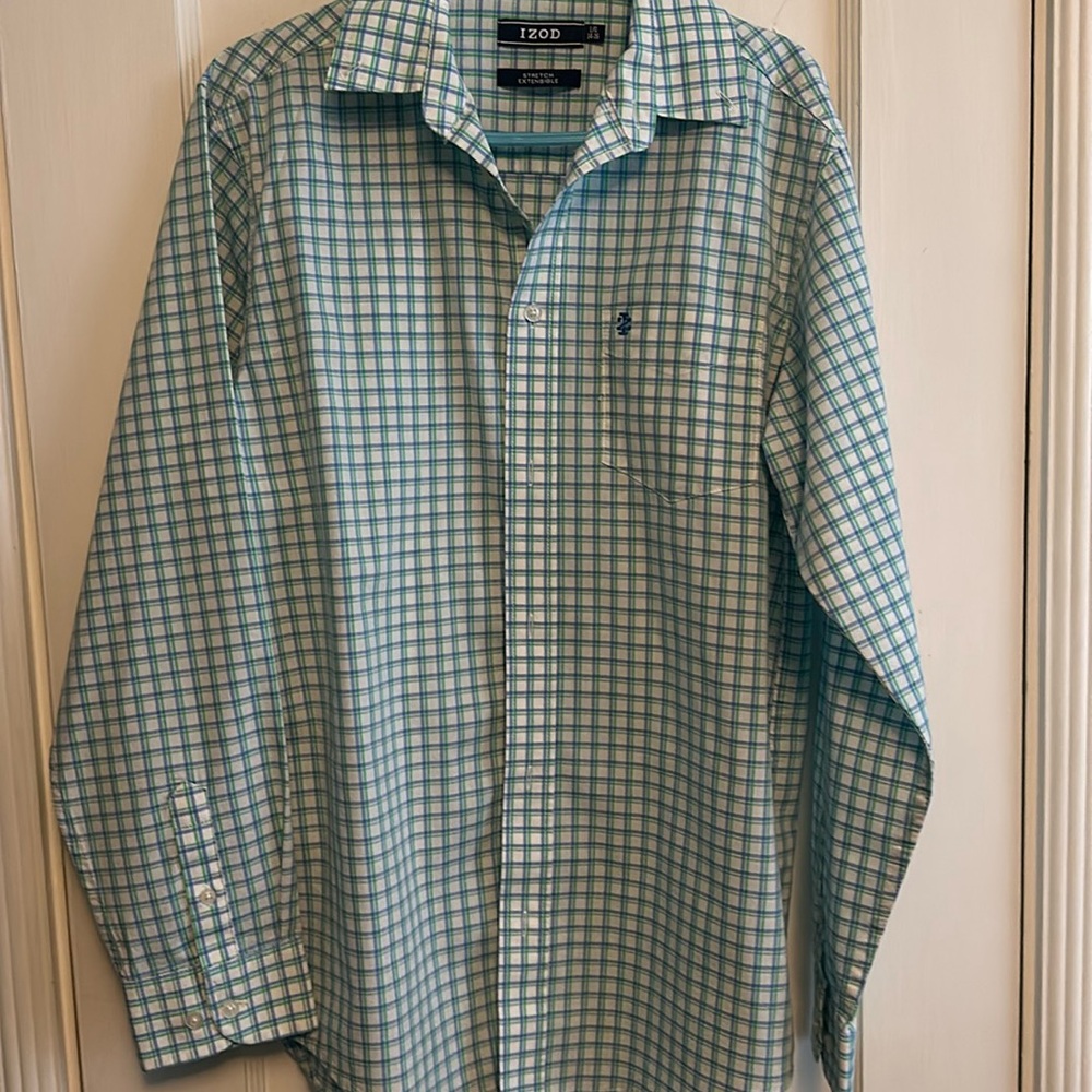 Boys almost new Izod polo shirt in size 14/16